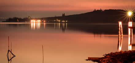 foto al tramononto del lago trasimeno